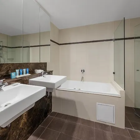 Meriton Suites World Tower, Sydney Exterior photo Bathroom