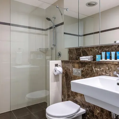 Meriton Suites World Tower, Sydney Exterior photo A modern bathroom