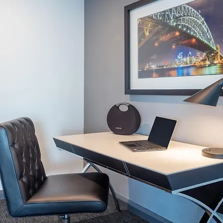 Meriton Suites World Tower, Sydney Exterior photo A work desk in a hotel room